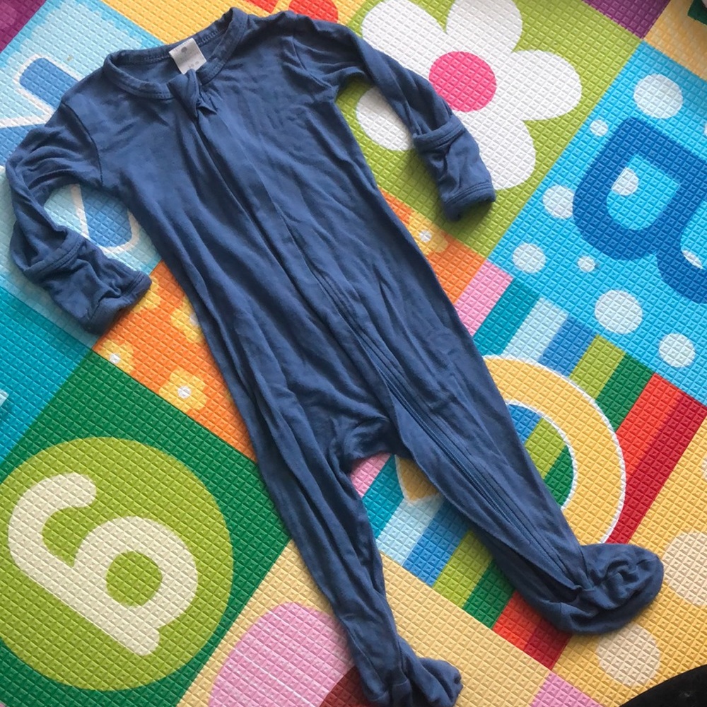 Kate Quinn zip footie 3-6mo